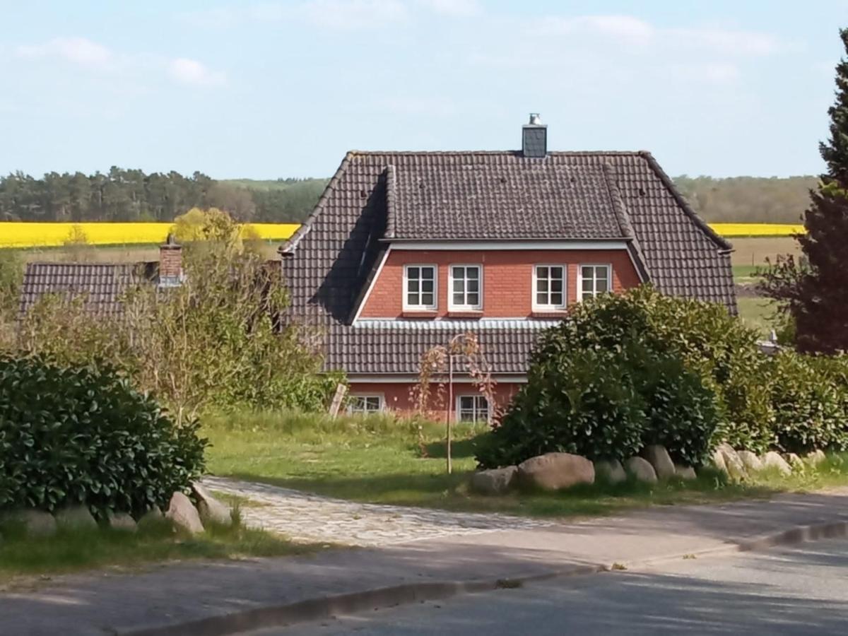 Nahe Der Ostsee Bei Luebeck * Lauen